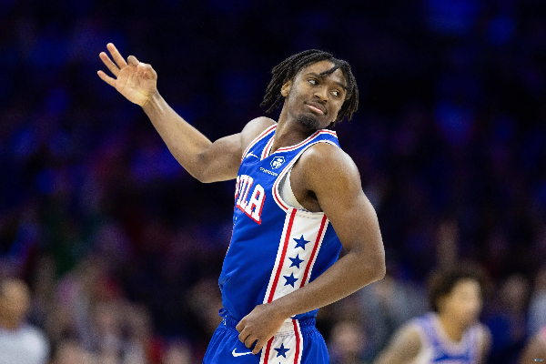 31 分生涯夜 + 9 人上双！布莱克狂轰带队 41 分血洗 残阵 76 人马克西 20+4 独木难支