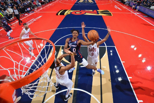  残阵掘金绝境爆发！8人缺阵加时绝杀76人，恩比德32+10空砍饮恨